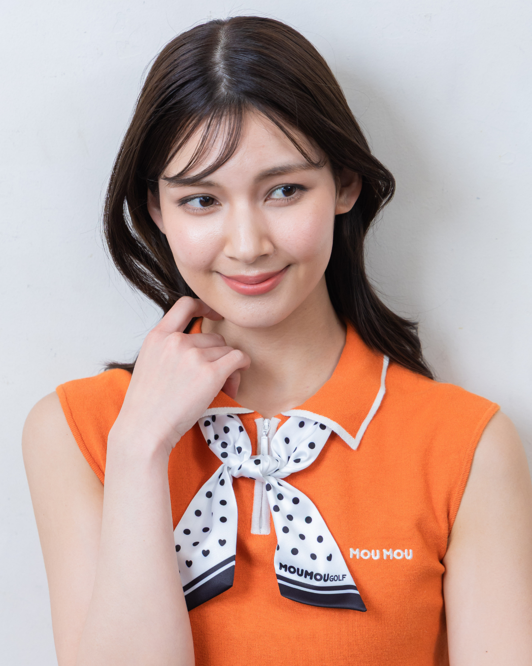 リボン付きノースリーブニット